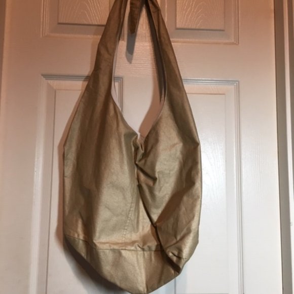 Classy in Gold Victoria's Secret Shoulder Bag - Picture 4 of 9